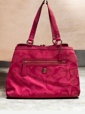 Coach Signature Laura Carryall in Magenta/Hot Pink. 14940